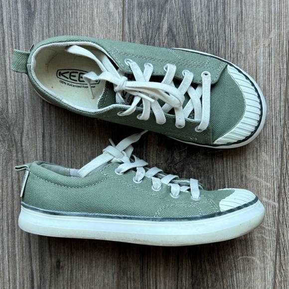 Keen Shoes - Keen Moss Green Canvas Sneakers | 6